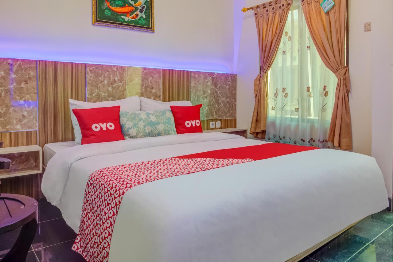 Oyo 3831 Pelangi Residence Syariah Solo Exterior foto